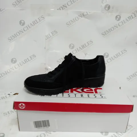 BOXED PAIR OF RIEKER ANTISTRESS BLACK SHOES SIZE EUR 40