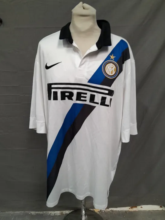 REAL MADRID FOOTBALL SHIRT - XL