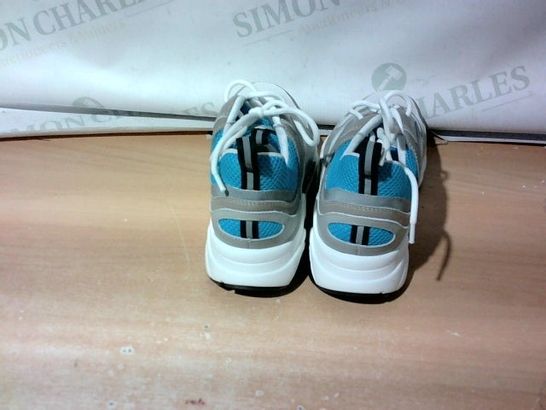 PAIR OF DESIGNER GREY/WHITE/BLUE TRAINERS SIZE 42 