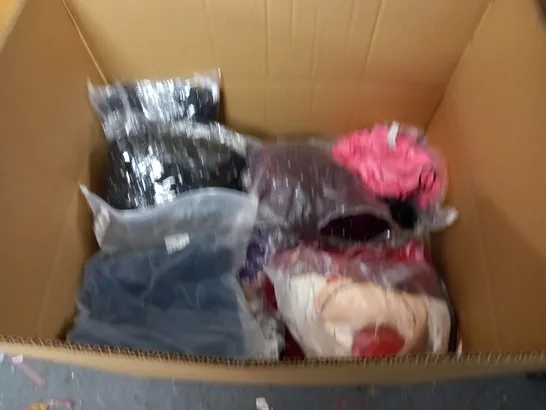 LARGE QUANTITY OF ASSORTED BAGGED CLOTHING ITEMS 