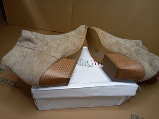 BOXED PAIR OF DESIGNER OATMEAL FABRIC ANKLE BOOTS - SIZE 4