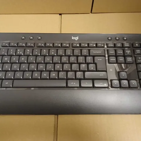 LOGITECH MK540 WIRELESS KEYBOARD