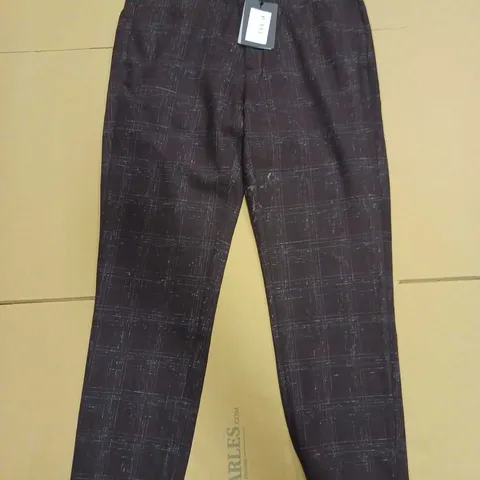 TED BAKER TROUSERS SN99 // SIZE: REGULAR