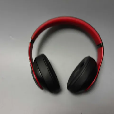 BEATS STUDIO3 WIRELESS HEADPHONES - BLACK/RED