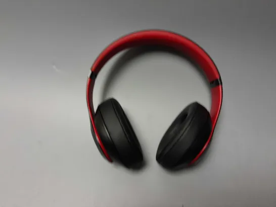 BEATS STUDIO3 WIRELESS HEADPHONES - BLACK/RED