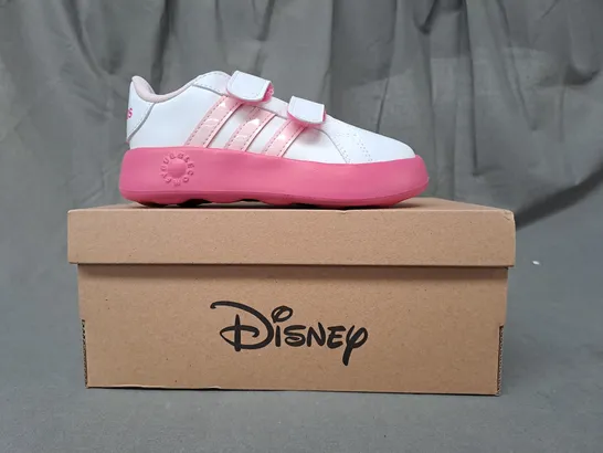 BOXED PAIR OF ADIDAS DISNEY GRAND COURT 2.0 MARIE KIDS SHOES IN WHITE/PINK UK SIZE 8.5