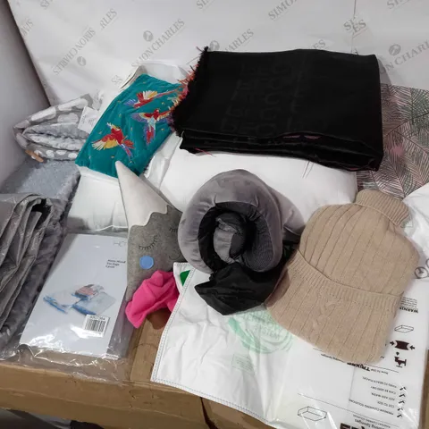 BOX OF ASSORTED ITEMS TO INCLUDE: PILLOW, THROW, HOT WATER BOTTLE , NECK BRACE, VACUUM PACK BAGS ETC 