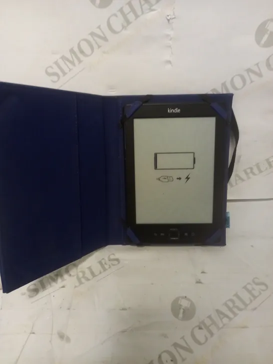 AMAZON D01100 KINDLE & CASE