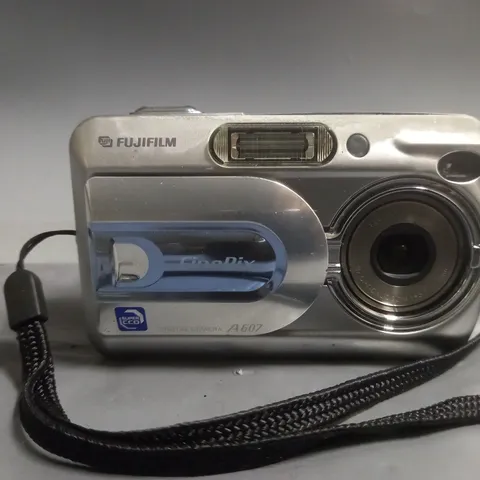 FUJIFILM FINEPIX A607 CAMERA