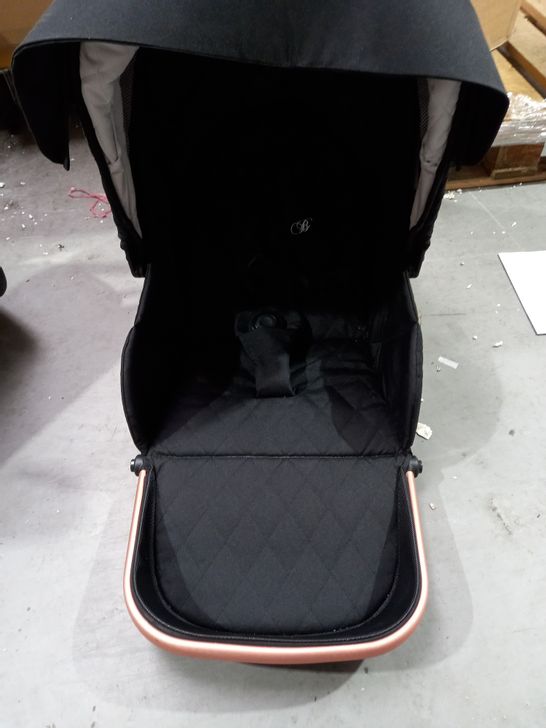 MY BABIIE BILLIE FAIERS ROSE GOLD BLACK QUILTED TRAVEL SYSTEM (1 BOX) RRP £399.99