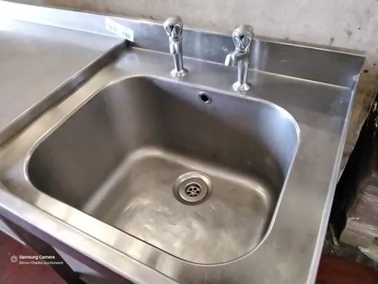 SINK UNIT 1610 × 600