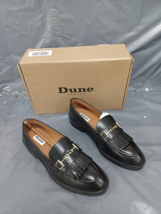 BOXED PAIR OF DUNE LONDON BLACK LEATHER SNAFFLE FRINGE LOAFERS SIZE 5 