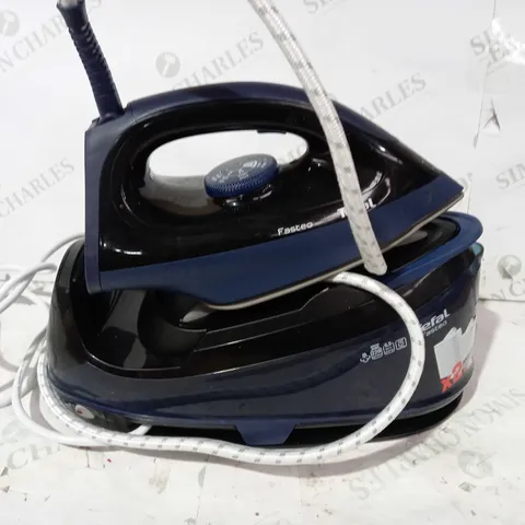 TEFAL FASTEO IRON IN NAVY/BLACK