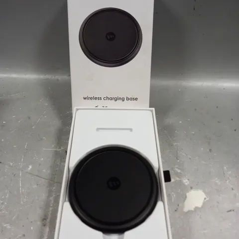 BOXED MOPHIE WIRELESS CHARGING BASE 