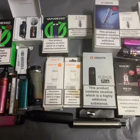 LOT OF APPROXIMATELY 25 ASSORTED VAPING ITEMS AND ACCESSORIES TO INCLUDE VAPORESSO, ASPIRE AND SMOK