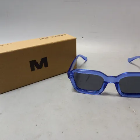 BOXED MELLER SUNGLASSES IN BLUE