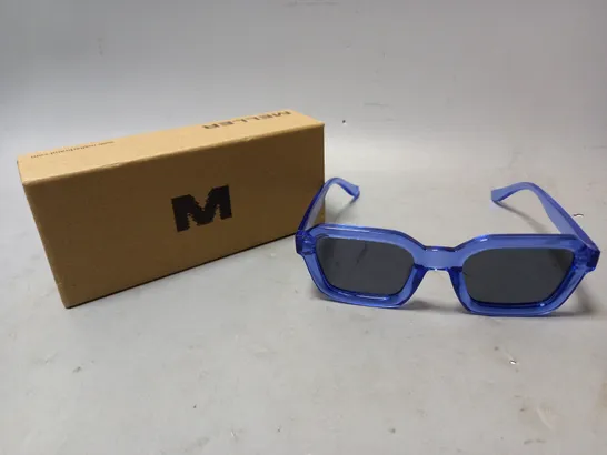 BOXED MELLER SUNGLASSES IN BLUE