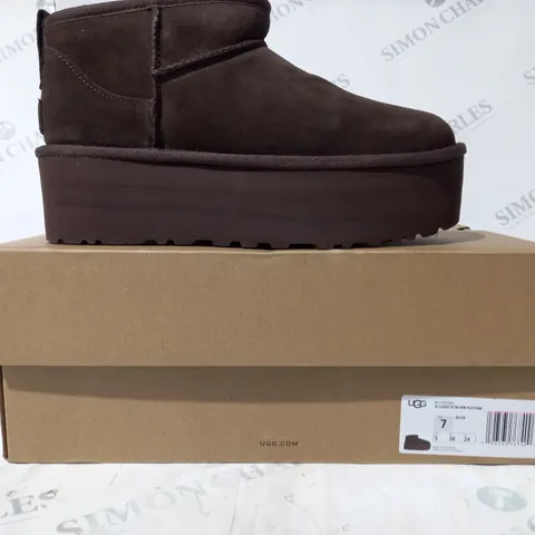 BOXED PAIR OF UGG CLASSIC ULTRA MINI PLATFORM SHOES IN BROWN UK SIZE 5