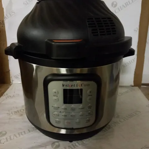 INSTANT POT DUO CRISP + AIR FRYER 8L MULTICOOKER