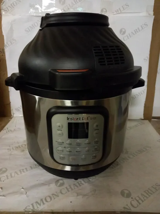 INSTANT POT DUO CRISP + AIR FRYER 8L MULTICOOKER