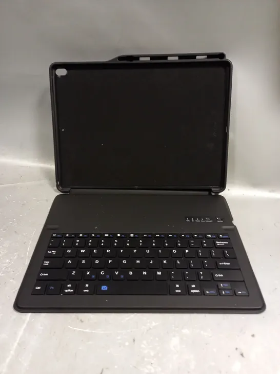 DESIGNER TABLET KEYBOARD CASE IN BLACK 