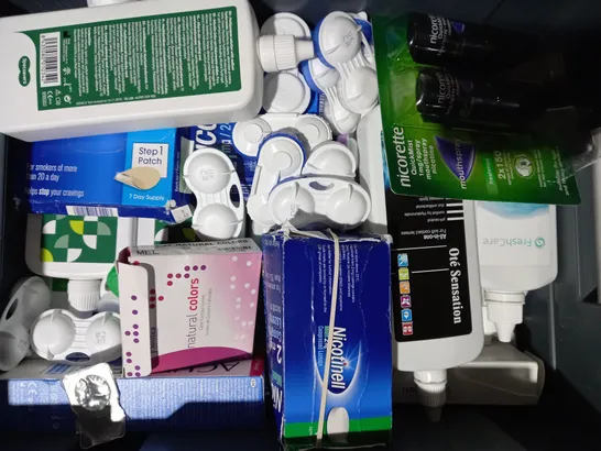 APPROXIMATELY 20 ASSORTED HOUSEHOLD ITEMS TO INCLUDE NICORETTE, OTÉ SENSATION ALL-IN-ONE FOR CONTACT LENSES, ETC