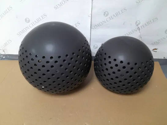 BOXED K BY KELLY HOPPEN SET OF 2 INDOOR OUTDOOR ORBS 25CM AND 30CM