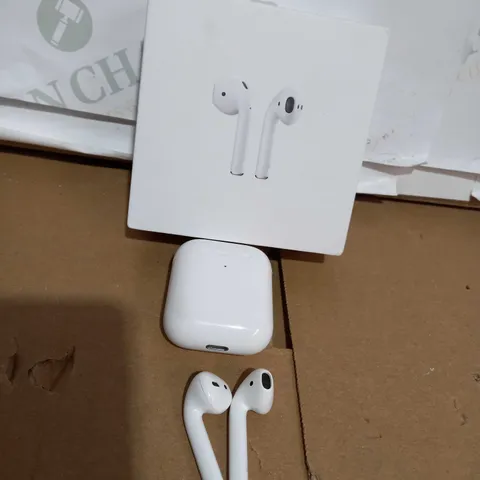 APPLE AIRPODS GEN 2 WITH WIRELESS CHARGING CASE