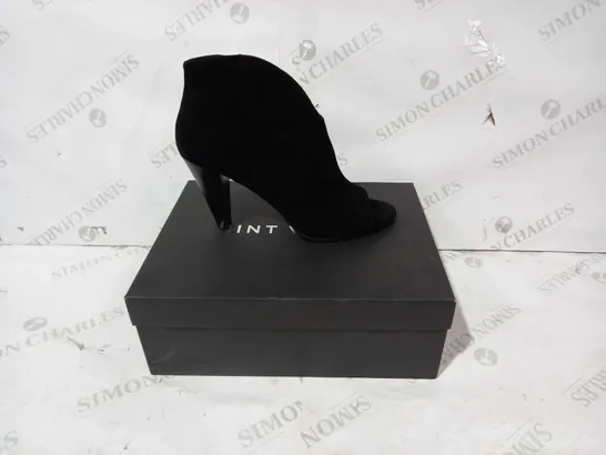 BOXED PAIR OF MINT VELVET QUINN BLACK SUEDE ANKLE BOOTS EU SIZE 40