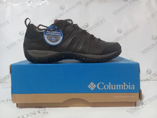 BOXED PAIR OF COLUMBIA WOODBURN II WATERPROOF SHOES IN BROWN UK SIZE 8.5