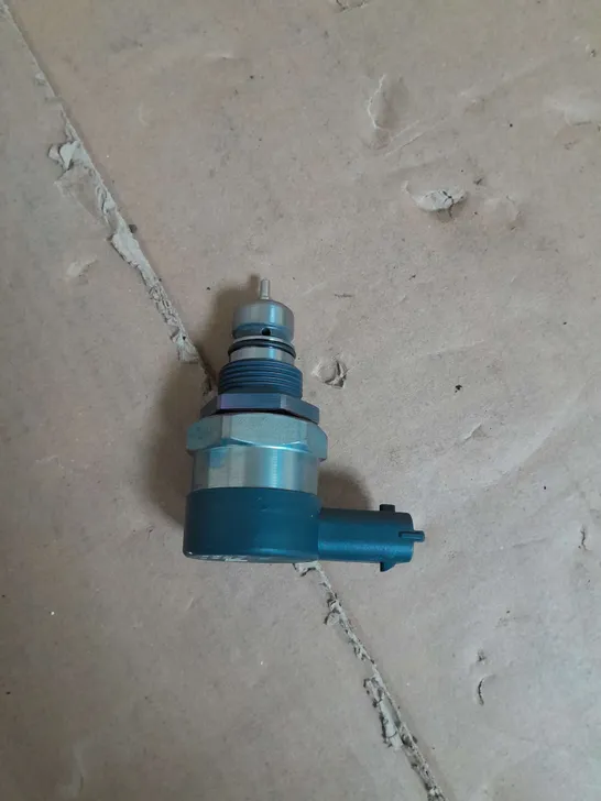 FUEL PRESSURE REGULATOR 