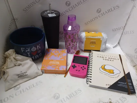 BOX OF APPROXIMATELY 20 ASSORTED HOUSEHOLD PRODUCTS TO INCLUDE STUDENT PLANNER, CHRISTMAS BOWL, COCKTAIL SHAKER ETC 