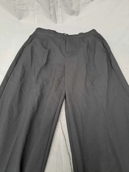 PULL & BEAR BLACK LABEL BAGGY TROUSERS - MEDIUM