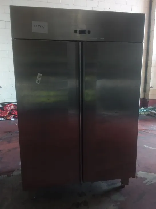 LARGE DISPLAY FRIDGE 