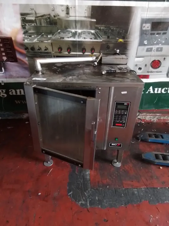 BKI COMMERCIAL SINGLE OVEN