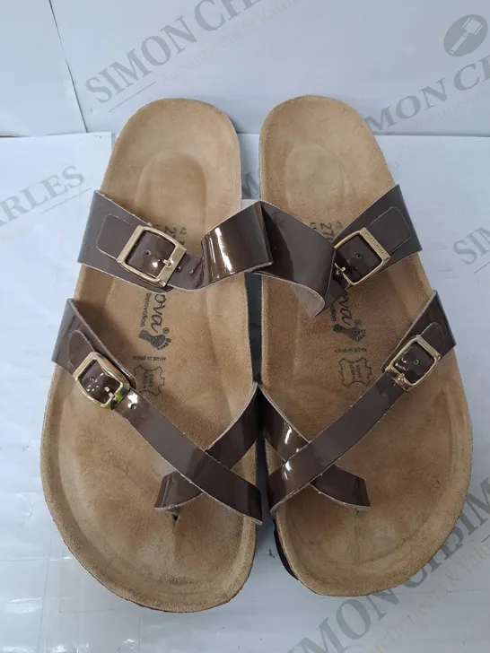 BROWN LEATHER STRAPS SANDALS 