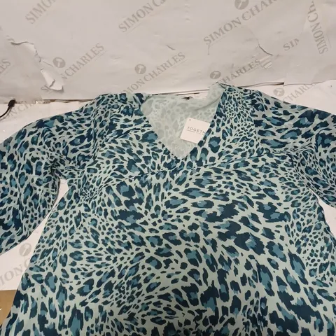 TOGETHER BLUE CHEETAH PRINT TOP