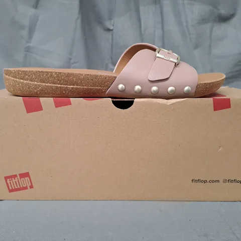 BOXED PAIR OF FITFLOP IQUSHION ADJUSTABLE BUCKLE LEATHER SLIDES IN BEIGE BUFF UK SIZE 6.5