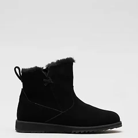 EMU BEACH MINI 2.0 WATER RESISTANT SUEDE BOOT BLACK SIZE NINE