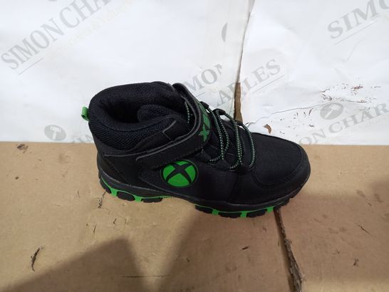 PAIR OF XBOX TRAINERS SIZE 13 KIDS