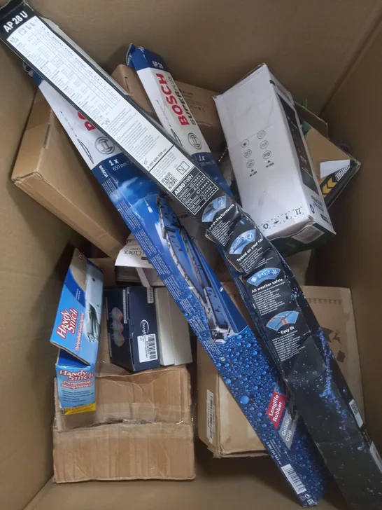 BOX OF APPROXIMATELY 15 ASSORTED ITEMS TO INCLUDE WINDOW WIPERS, SMART BULBS, MOISTURE ABSORBER ETC