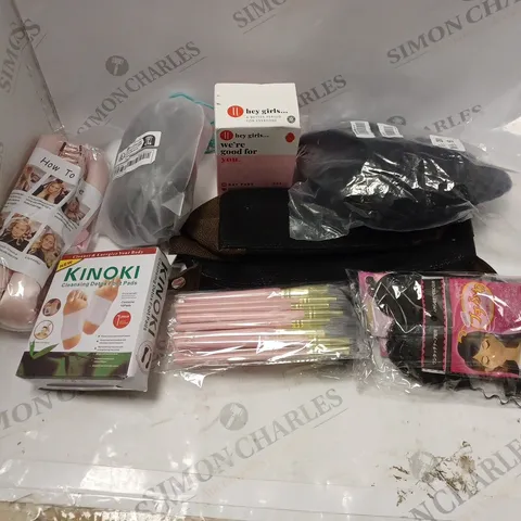 BOXED OF ASSORTED COSMETIC ITEMS TOO INCLUDE WIGS , MAKEUP BRUSHES AND TRAVEL BAG 