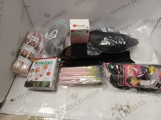 BOXED OF ASSORTED COSMETIC ITEMS TOO INCLUDE WIGS , MAKEUP BRUSHES AND TRAVEL BAG 