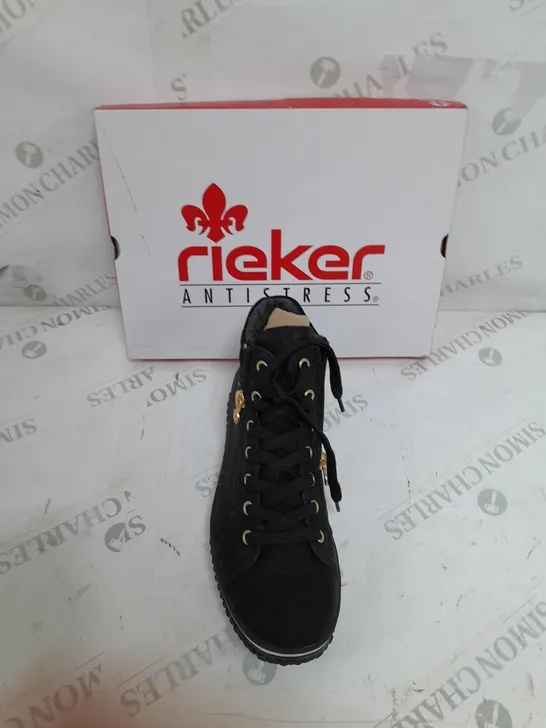 BOXED PAIR OF RIEKER WARM LINED BOOTIE IN BLACK SIZE 6.5