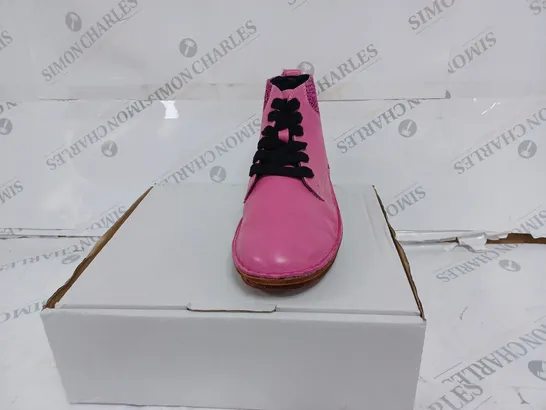 BOXED ADESSO PINK LACE UP SHOES- EUR 40