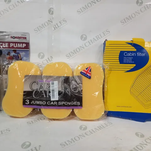 LOT OF APPROXIMATELY 8 ASSORTED VEHICLE PARTS & ACCESSORIES TO INCLUDE COMLINE CABIN CARBON FILTER, JUMBO CAR SPONGES, ROADSTER BICYCLE PUMP, ETC