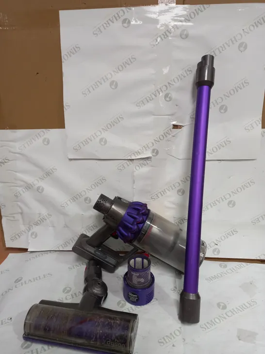 DYSON V10 ANIMAL VACUUM CLEANER 