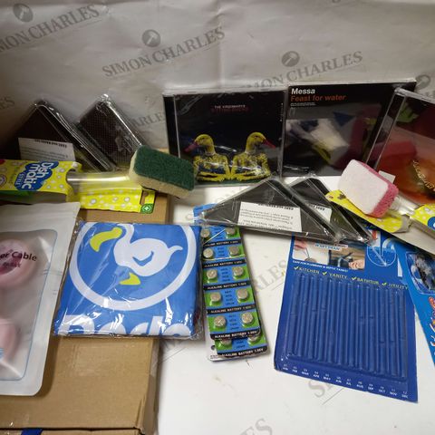 BOX OF APPROX 15 ASSORTED HOUSEHOLD ITEMS TO INCLUDE AG13 BATTERIES. DISHMATIC BRUSH, ASSORTED CDS