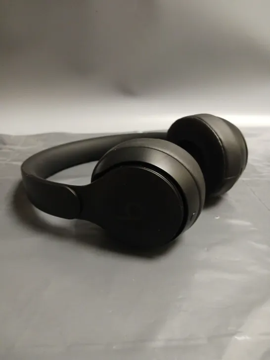 BEATS BY DRE BLACK WIRELESS HEADPHONES