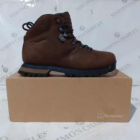 BOXED PAIR OF BERGHAUS HILLWALKER II GTX TECH BOOTS IN BROWN UK SIZE 6